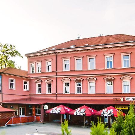 Grand Hotel Jaroměř エクステリア 写真