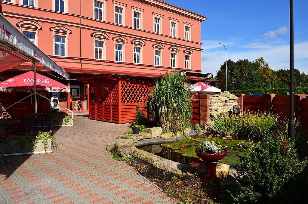 Grand Hotel Jaroměř エクステリア 写真